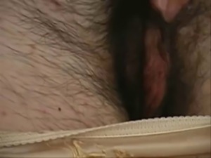 joven peluda (hairy)