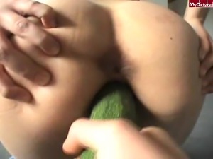 KleineStute19 - German teen fucked with a zucchini