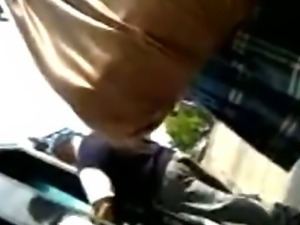 bajo falda estudiante colegiala de secu sin calzones o con tanga