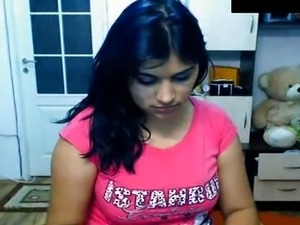 Hot Indian Girl Nude in Front of Cam Possing