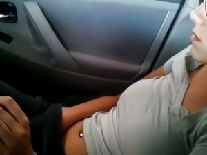 Mi Chica Se Masturba en el coche