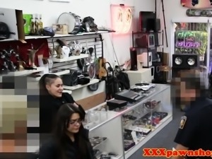 Amateur pawnshop babe pussyfucked for cash
