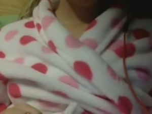 Awesome cam girl flashed me her shaved pussy and nice big titties