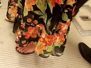 candid sexy feets toes in sandals