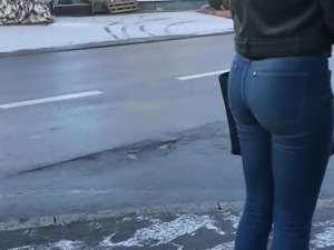 Sexy teen ass in tight jeans