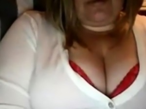 Chubby blonde plays with chubby tits on Chatroulette