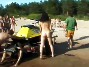 Hot teen nudists make this nude beach even hotter