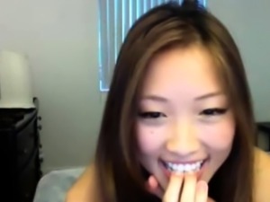 Amateur Asian College Teen Gives Blowjob