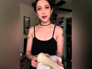 Cute amateur webcam teen girl toying pussy on webcam