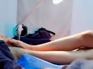 Cute amateur webcam teen girl toying pussy on webcam