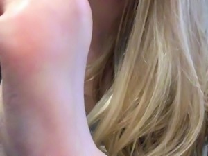 amateur his tall blonde fetish masturbating on live webcam